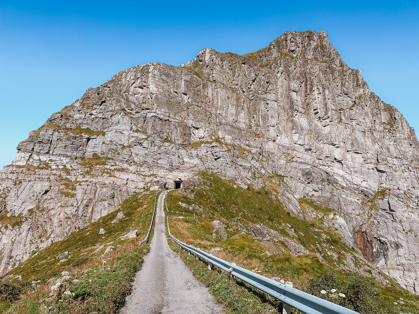 Gompen hike on Sanna in Træna, Norway