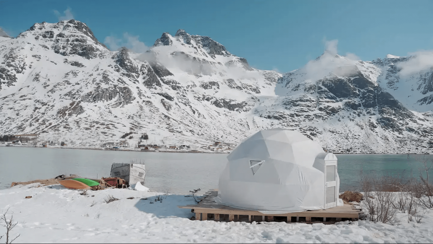 Ramberg glamping igloos in Lofoten